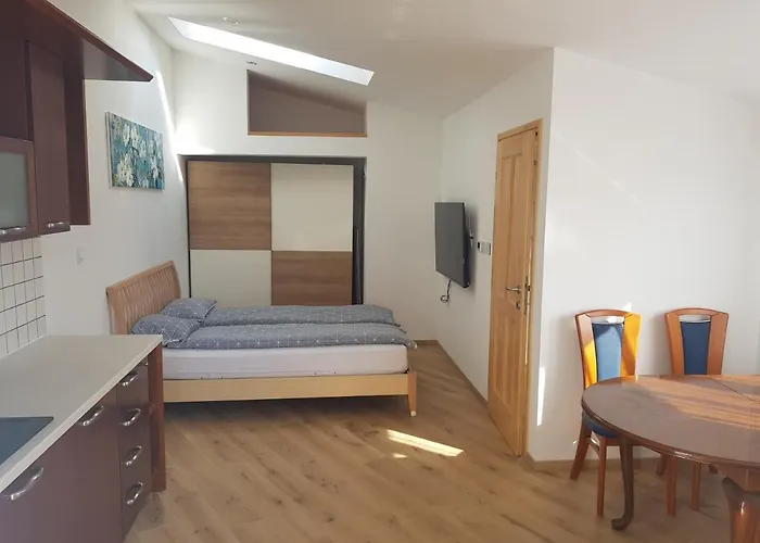 Trg アパート モジリェ